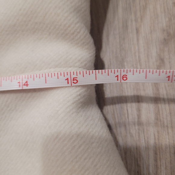 Bebe 2B White Winter Coat Wooden Hardware Faux Fur Hood Small - Picture 9 of 13